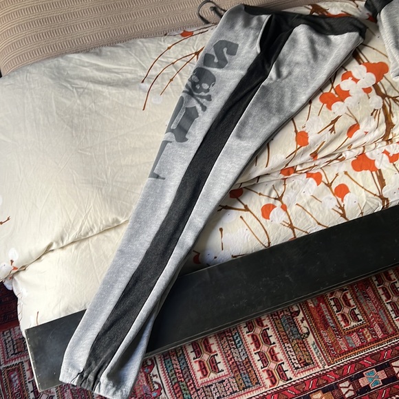 Soul cycle grey sweatsuit crew neck with elastic ankle jogger - Picture 8 of 10